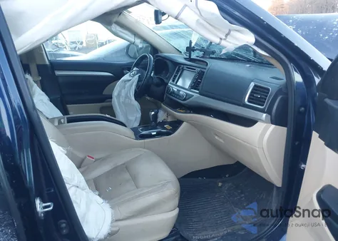 2015 Toyota Highlander Xle V6 z USA, uszkodzony, nr VIN 5TDJKRFH1FS207096